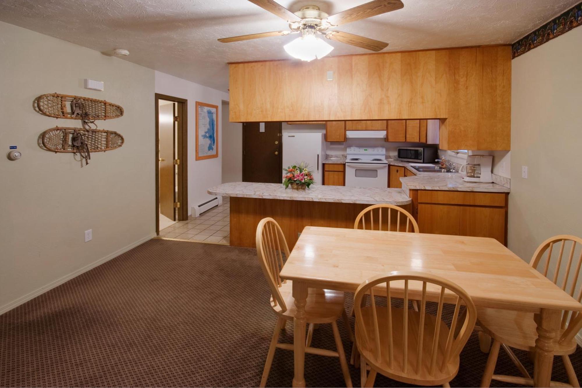 Americas Best Value Inn Поулсън Екстериор снимка